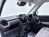 ダイハツのお店では、ダイハツ車を知り尽くしたプロフェッショナルが、専用の診断機器を使って各システムを点検しております。