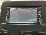 バックカメラ付きですので、車庫入れも安心して出来ます。