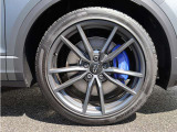 235/10R19タイヤ 8J&times;19アルミホイール