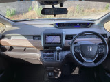 握り易いハンドルにはオーディオコントロールとホンダセンシングのコントロールスイッチが装備されており、ACCもハンドルから手を離さずに操作が出来ます。感覚で操作ができて便利で安全ですね!
