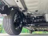 お車を安心してお乗りいただく為には、足回りの定期点検が欠かせません。サービスサポート(有償保証)では無料点検もご提供しており、安心のカーライフをお過ごしいただけるサポート体制が整っています。
