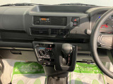 ご納車前に納車点検(法定12ヶ月点検相当)を実施し、基本性能に関わる機能や状態を徹底的に点検します。