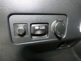 【アクセサリーコンセント(AC100V・1500W)】・・・AC100Vで最大消費電力1500W以下の電気製品を使用できます。災害時に電力が必要なとき給電ができます。