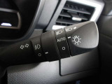 オートライト機能装備です!車外の明るさに応じて、自動的にライトの点灯・消灯をしてくれます♪