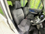 運転席シート廻りは使用感も少なく、良好な状態となっています。丁寧に使われていたことがよくわかりますね。