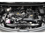エンジンルームの樹脂部分は丁寧に磨いてツヤをだしています。当社の中古車のエンジンルームクリーニングはとても自信があります★