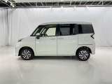 両側パワースライドドア付きだから、狭い駐車スペースなどでの 乗り降りラクラク!小さなお子さまのいるご家庭には嬉しい装備。