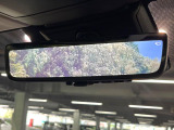 【デジタルインナーミラー】後席の大きな荷物や同乗者で後方が確認しづらい時でも安心!カメラが撮影した車両後方の映像をルームミラー内に表示。クリアな視界で状況の確認が可能です!
