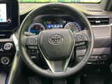 【純正革巻きステアリング】上質な革を使用することで、手にしっかり馴染みとても運転しやすいハンドルです♪