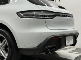 オプション:スポーツクロノ パッケージ、モードスイッチを含む、LEDテールライト(ティンテッド)、ライト ストリップ付き、コンフォートシート(14way電動調節)、メモリーパッケージ付き