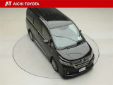 両側パワースライドドア付きだから、狭い駐車スペースなどでの乗り降りラクラク♪小さなお子さまのいるご家庭には嬉しい装備です。