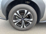 【純正ホイール】純正設計ならではの美しいデザインと精密な仕上げで、車両全体のスタイリングを引き立てます。