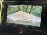 【バックカメラ】駐車時に後方がリアルタイム映像で確認できます。大型商業施設や立体駐車場での駐車時や、夜間のバック時に大活躍!運転スキルに関わらず、今や必須となった装備のひとつです!