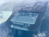【トヨタセーフティセンス】走行中に前方の車両等を認識し、衝突しそうな時は警報とブレーキで衝突回避と被害軽減をアシスト。より安全にドライブをお楽しみいただけます。