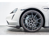 21インチ RS Spyder Design ホイール搭載です。