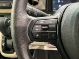 ステアリングにオーディオ操作スイッチが付いています。オーディオ画面に直接タッチしなくても操作が出来ますので、運転に集中できます。