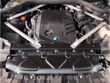 【ご納車前点検】BMW認定中古車は100項目の箇所を徹底的にチェック致します。機械的な箇所や電気系、コンピューターなどをご納車前に点検し、交換基準に達した部品は全て新品に修理返品した後にご納車致します。