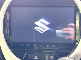【メーカー純正ナビ】インテリアに溶け込むスタイリッシュな「専用設計」メーカーナビを装備♪視認性や操作性など基本性能にも優れ、より上質なカーライフをお楽しみいただけます。