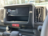 純正のAMFMラジオです。