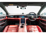 運転席からの眺めです。視界の良さが特徴です。