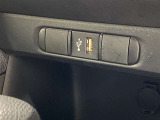 【充電用USB端子】充電ケーブルをそのまま挿せる☆スマートフォンなどの充電に便利です。
