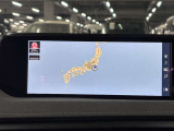 ディスプレイオーディオやカーナビは、現代のドライブにおいて欠かせない装備のひとつです。初めての場所でも迷いにくく、快適なルート案内で運転をサポートします。移動中のエンターテインメント性も高まります。