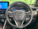 【ステアリングヒーター】冬場に冷たくなりやすい革巻きステアリングを、スイッチ一つで素早く適温に!エアコンよりも早く温まってくれるので、寒い日の運転も快適になりますね♪