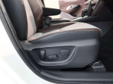 パワーシート搭載。微妙な調整が手軽にでき、ピッタリなポジションで運転することが可能です。