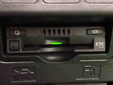 ETCカードを挿入することで高速道路を利用する際の支払いがキャッシュレスになったり、ETCスマートインターチェンジが利用できたり、とても便利なアイテムです!保証は修理保証のみとなります。