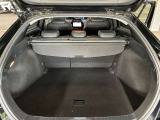 トランク収納スペースをご確認ください。荷物の積み下ろしがしやすい広さを確保しており、日常使いからレジャーまで幅広く活用できます。