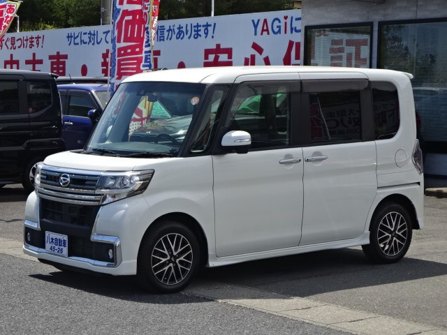 ダイハツ タントカスタム 