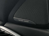 ハーマンカードンのカースピーカーは良質な音を届けると同時に、その先にある車内空間における上質な&ldquo;音楽体験&rdquo;も提供している。