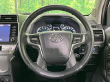 【純正革巻きステアリング】上質な革を使用することで、手にしっかり馴染みとても運転しやすいハンドルです♪