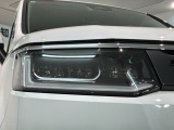 LEDヘッドライトは、点灯の瞬間から最大光量を発揮し、突然暗くなるトンネルなどでの安定感を高めます。