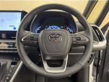 ステアリングスイッチ搭載!手を離さずに手元のスイッチでさまざまな操作が可能。運転中、視線をそらさなくても操作ができて安全です!