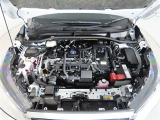 車にとって、とても大切な部分のエンジンルーム。綺麗に清掃済みで安心です。