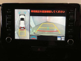 バックギアに入れると、このように後方が映し出されます!駐車の際とても安心!便利!最終確認はご自身の目と耳で必ず行ってください!