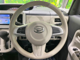 インテリアに合わせたデザインのステアリングは、運転される方のことも考え、運転しやすい形状、大きさです。是非一度、実際に触ってお確かめください。