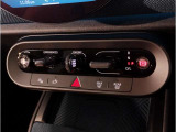 ミニ独特のゴーカートフィーリングと呼ばれる軽快なハンドリングはAT車、MT車のどちらでも楽しめます。
