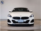 BMW代表的な特徴のキドニーグリル。BMWのすべてのモデルに採用され、BMWらしさを強調しております。