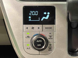 車内空調は&rdquo;AUTOエアコン&rdquo;にお任せ。運転に集中出来ますよ!