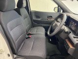 【運転席シート】ゆったりと広々した空間です。ストレスなく運転ができますよ!