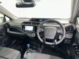 運転席まわりです。 各操作スイッチは使いやすい位置に配置されてます。