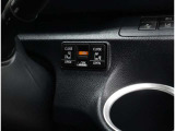 電動のスライドドアで楽々スムース!運転席からも開閉の操作もできます♪キーのスイッチひとつで自動開閉できる便利な機能もついてます♪