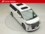 両側パワースライドドア付きだから、狭い駐車スペースなどでの乗り降りラクラク♪小さなお子さまのいるご家庭には嬉しい装備です。