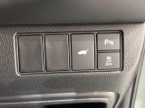 【パワーバックドア】スマートキーや運転席のボタンを押すだけでリアゲートが自動で開閉します!荷物を持っている時や、高い位置にあるバックドアを閉める際に便利な機能です♪