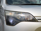 夜のドライブにはとても便利なHID。通常のハロゲンよりも約3倍くらい明るいとされていますので、安全性も向上します。さらに青白い光で見た目もカッコよく、ナイトドライブが楽しくなりそうです。