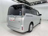 広々とした車内空間に優れた燃費性能。更にデザインも上質で人気のお車です!
