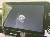 【10.5インチナビ】高級感とインパクトのある大画面ナビを装備。各種オーディオ操作はもちろん、スマホ連携もできる利便性の高いナビです♪