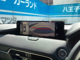 車両周辺の状況を簡単に確認できる360&deg;ビューモニタースイッチ一つで簡単操作が行なえ、バック時やセンサー反応時には自動で映し出されます。